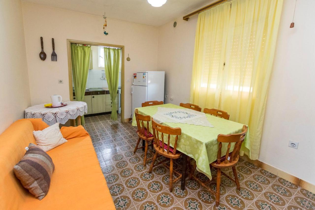Apartment Lele Primosten